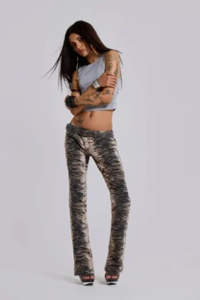 Leona Bootcut-Jeans „Cooper“ mit Tiger-Print