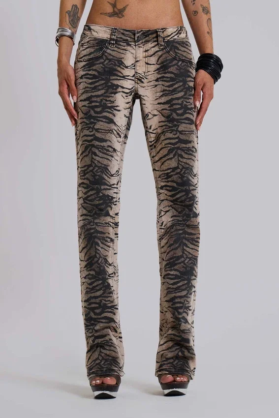 Leona Bootcut-Jeans „Cooper“ mit Tiger-Print