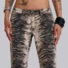 Leona Bootcut-Jeans „Cooper“ mit Tiger-Print