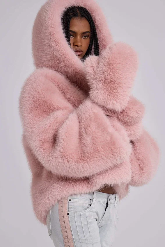 Mara Oversize-Kunstpelzmantel in Rosa