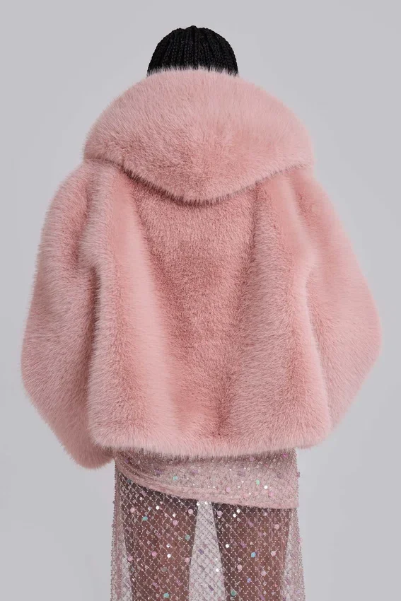 Mara Oversize-Kunstpelzmantel in Rosa