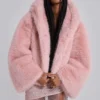 Mara Oversize-Kunstpelzmantel in Rosa