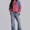 Mittelblaue, im Used-Look verarbeitete, geknitterte Drift-Flared-Jeans