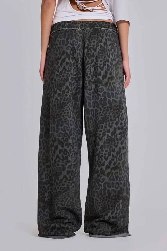 Monster Joggers in Anthrazit mit Leopardenmuster