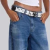 „Nailed Studded Colossus Jeans“ in mittelblauer Waschung