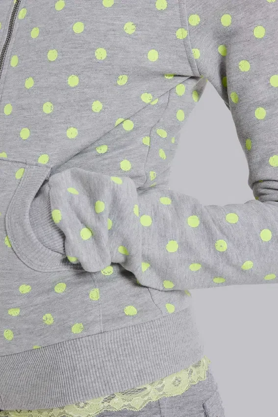 Neonfarbener Hoodie mit Polka-Dots