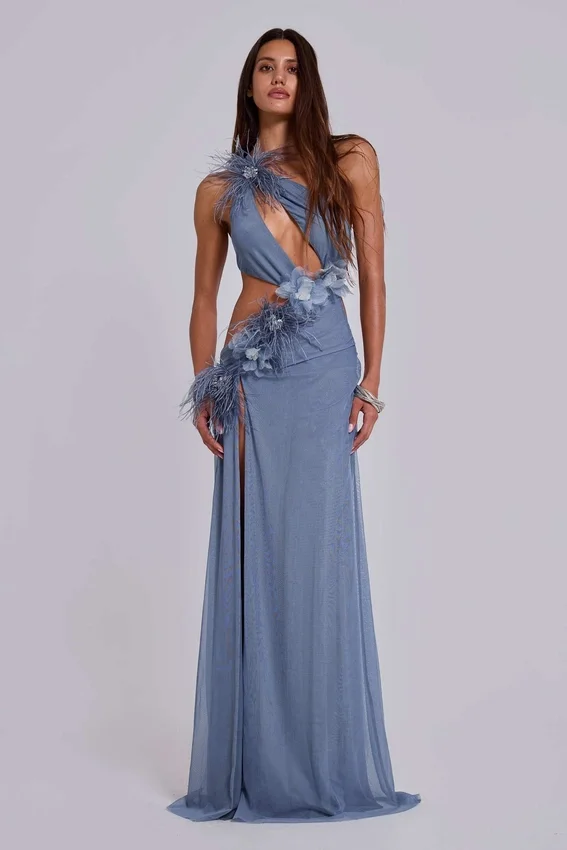 Noctelle-Maxikleid mit Cut-outs und Federn