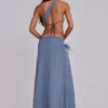 Noctelle-Maxikleid mit Cut-outs und Federn