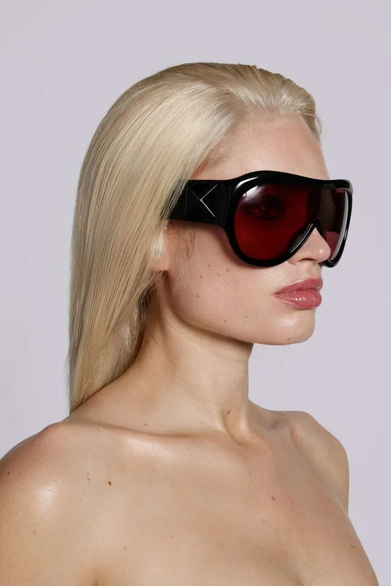 Noctra XL Stud Sonnenbrille in Damson