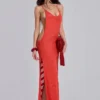 Noir-Strick-Maxikleid in Koralle