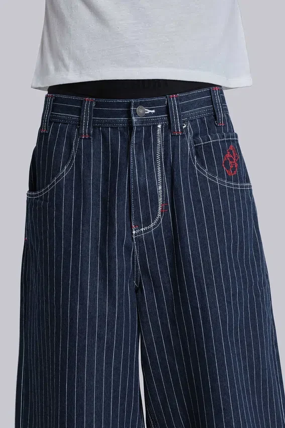 Ollie-Jorts mit Nadelstreifen
