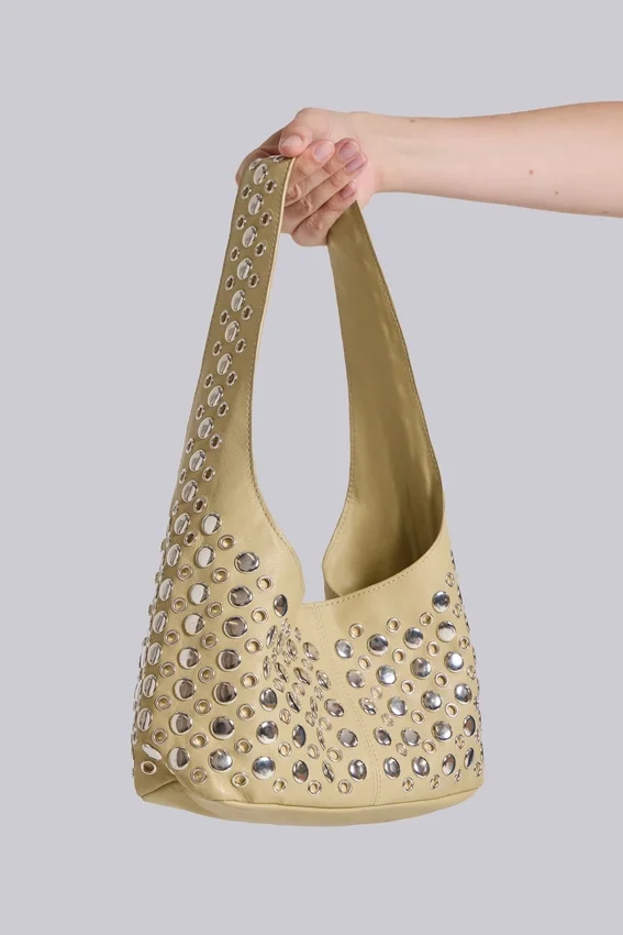 Osmium-Ledertasche mit Nieten in Creme