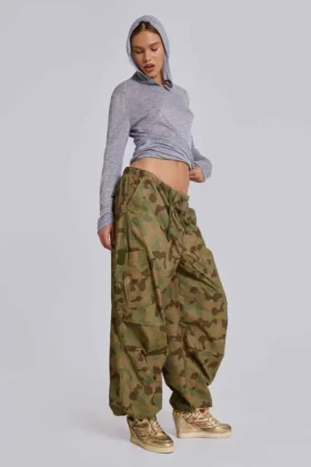 Parachute Pants im Enten-Camouflage-Look
