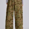 Parachute Pants im Enten-Camouflage-Look