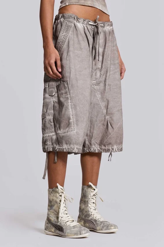 Parachute-Shorts in Stone-Oil-Wash