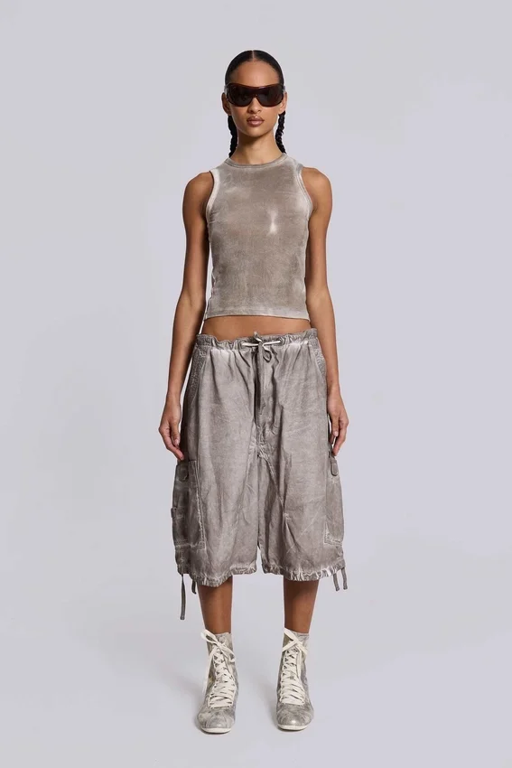Parachute-Shorts in Stone-Oil-Wash