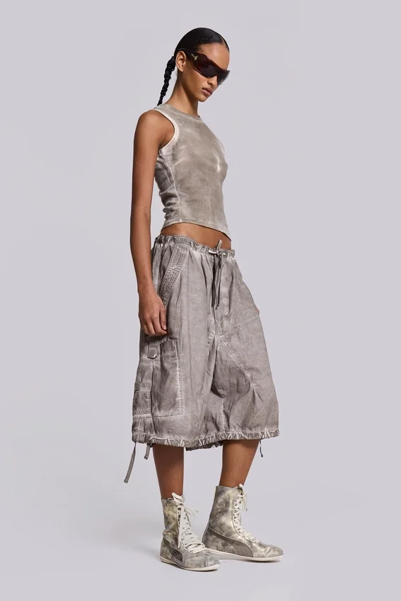 Parachute-Shorts in Stone-Oil-Wash