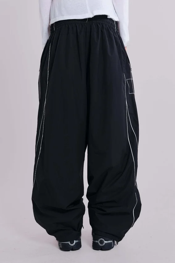 Preis auf Anfrage: Schwarze Vapor-Unterteile für Trainingshose