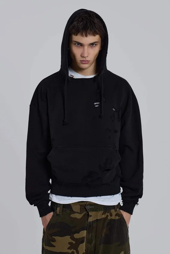 Pullover „Bitten“ Hoodie in Schwarz