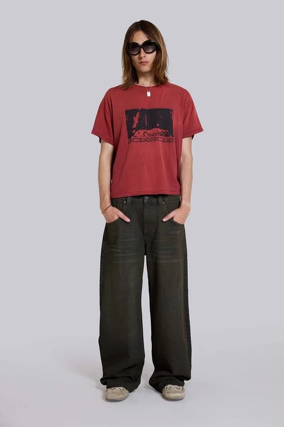 Quasi-rotes, kurzes T-Shirt