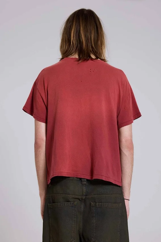 Quasi-rotes, kurzes T-Shirt