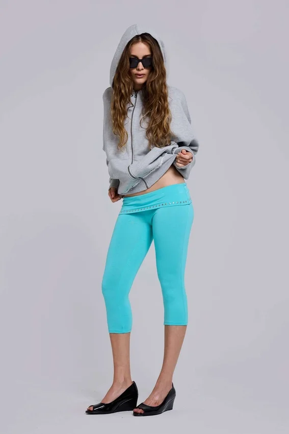 Quinn Capri-Hose aus Jersey mit Nieten in Türkis
