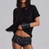 Rebel Military Mini-Shorts aus PU-Leder