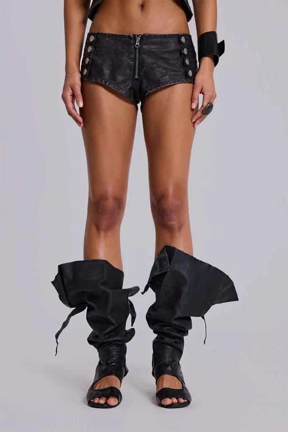 Rebel Military Mini-Shorts aus PU-Leder