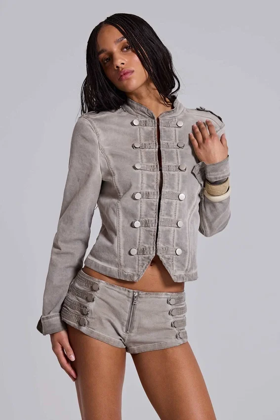 Rebel Military Mini-Shorts in der Farbe „Clay“
