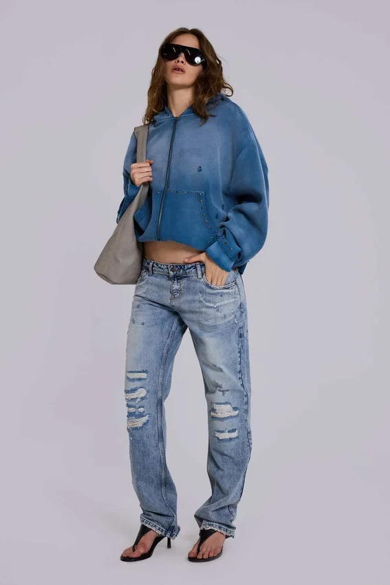 Rider-Jeans mit niedriger Leibhöhe und geradem Bein in heller Waschung
