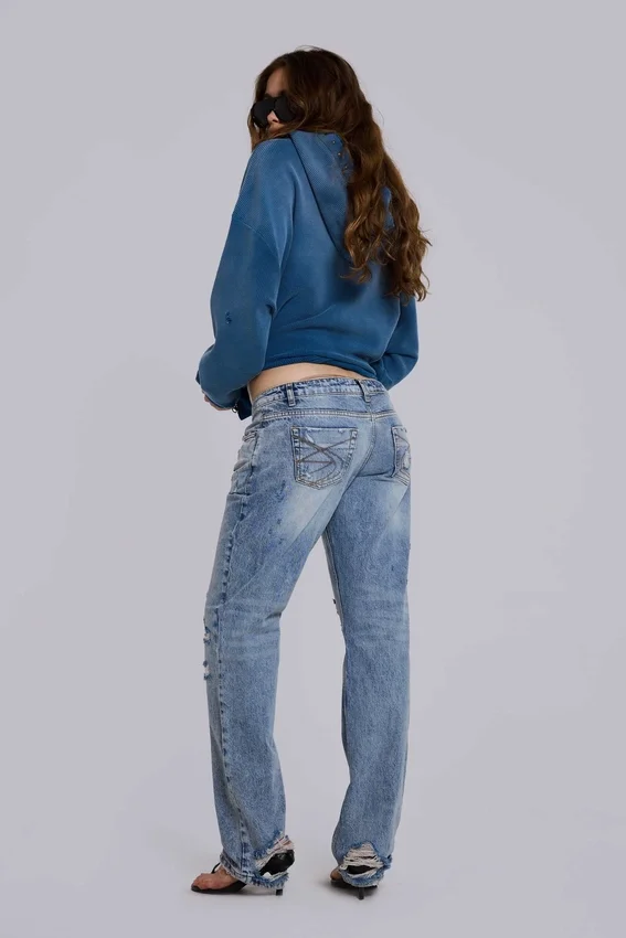 Rider-Jeans mit niedriger Leibhöhe und geradem Bein in heller Waschung