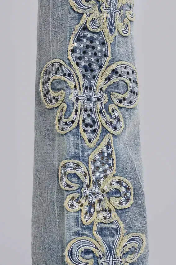 Rock Revival „Madison“ Bootcut-Jeans mit Verzierungen