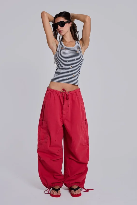 Rote Parachute-Cargohose