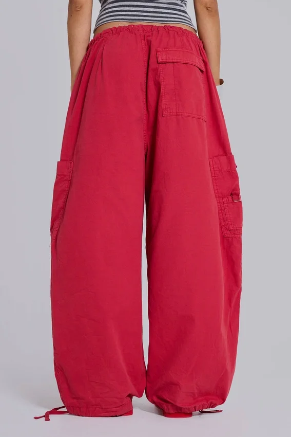 Rote Parachute-Cargohose