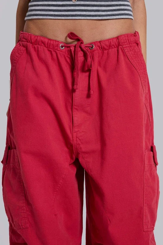 Rote Parachute-Cargohose