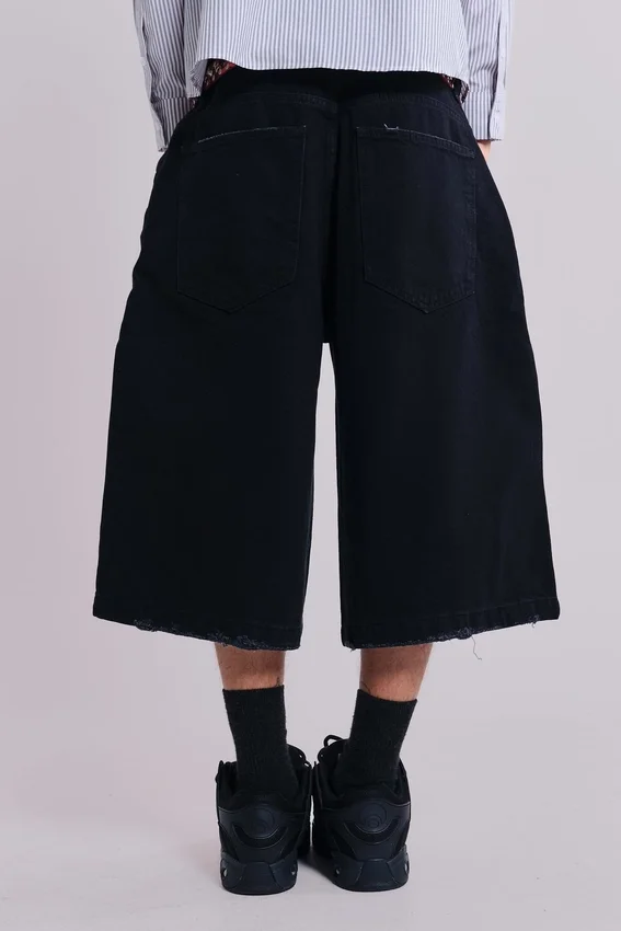 Sandschwarze Colossus-Shorts