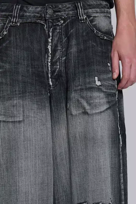 Schwarze, abgenutzte XL Colossus Jeans