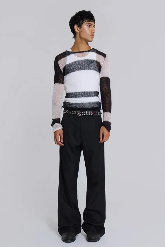 Schwarze Anzughose mit Bootcut und gestuftem Saum