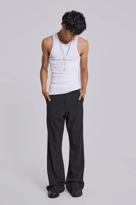 Schwarze Anzughose „Stacked Bootcut“ mit Nadelstreifen