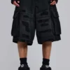 Schwarze Beach-Cargo-Shorts im Distressed-Look