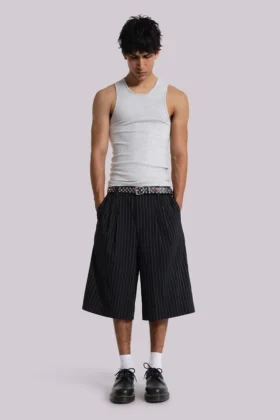 Schwarze Goliath-Baggy-Shorts mit Nadelstreifen
