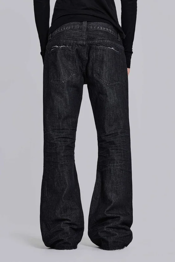 Schwarze „Jude“ Bootcut-Jeans