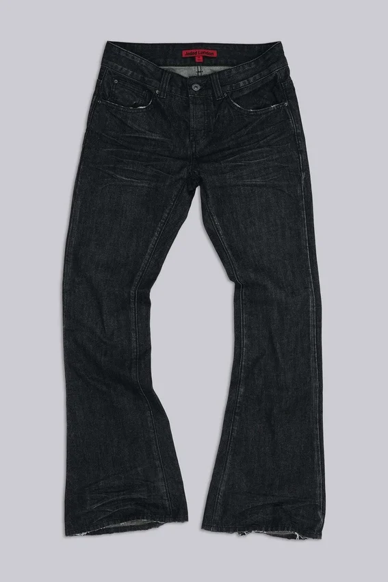 Schwarze „Jude“ Bootcut-Jeans