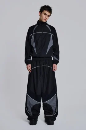 Schwarze „Panelled Vapor“-Jacke