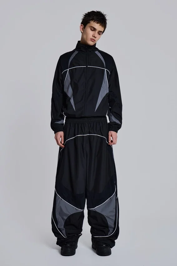 Schwarze „Panelled Vapor“-Jacke