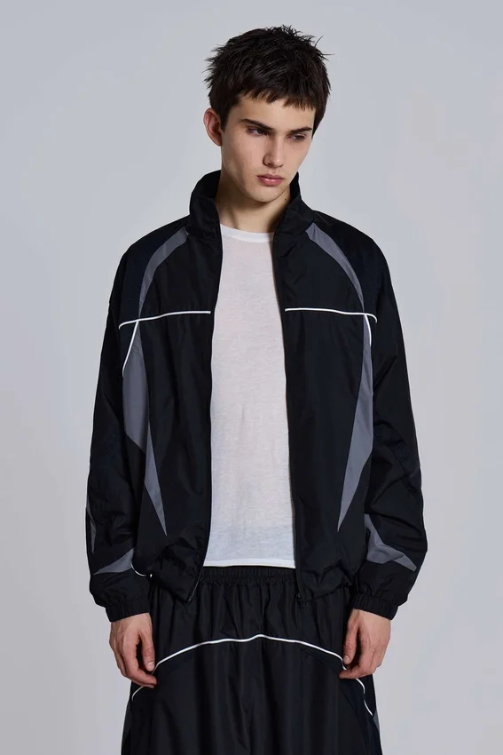Schwarze „Panelled Vapor“-Jacke