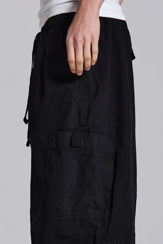 Schwarze Parachute Cargo-Baggy-Shorts