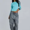 Schwarze Parachute Pants im Oil-Wash-Look