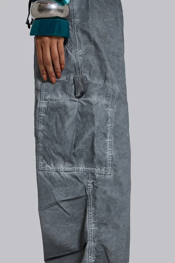 Schwarze Parachute Pants im Oil-Wash-Look