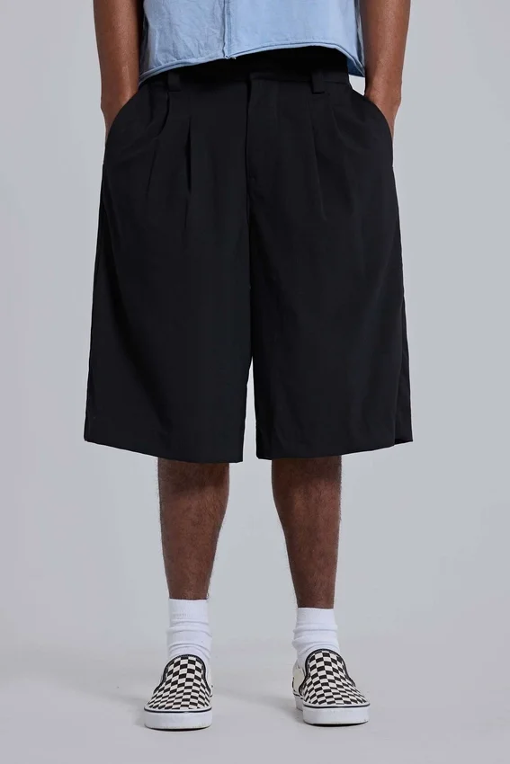 Schwarze, taillierte Goliath-Baggy-Shorts
